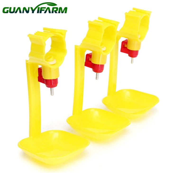 Automatische Tränkebecher für Hühner